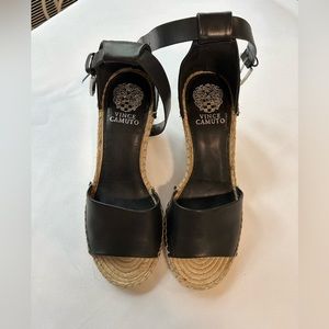 Vince Camuto beautiful black sandals worn once with soft leather in size…